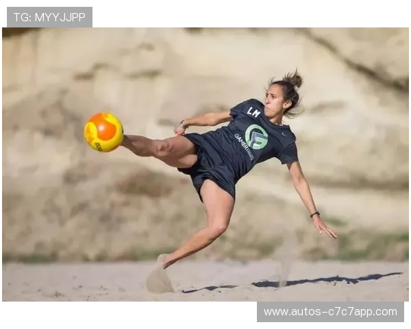 足球球星与美女壁纸完美融合展示梦幻魅力尽显动感与美丽